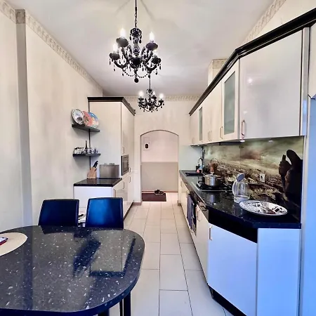 דירה Cozy Downtown *